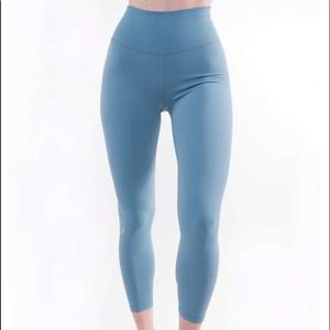 P’Tula Alainah lll legging 23” Marina Blue small